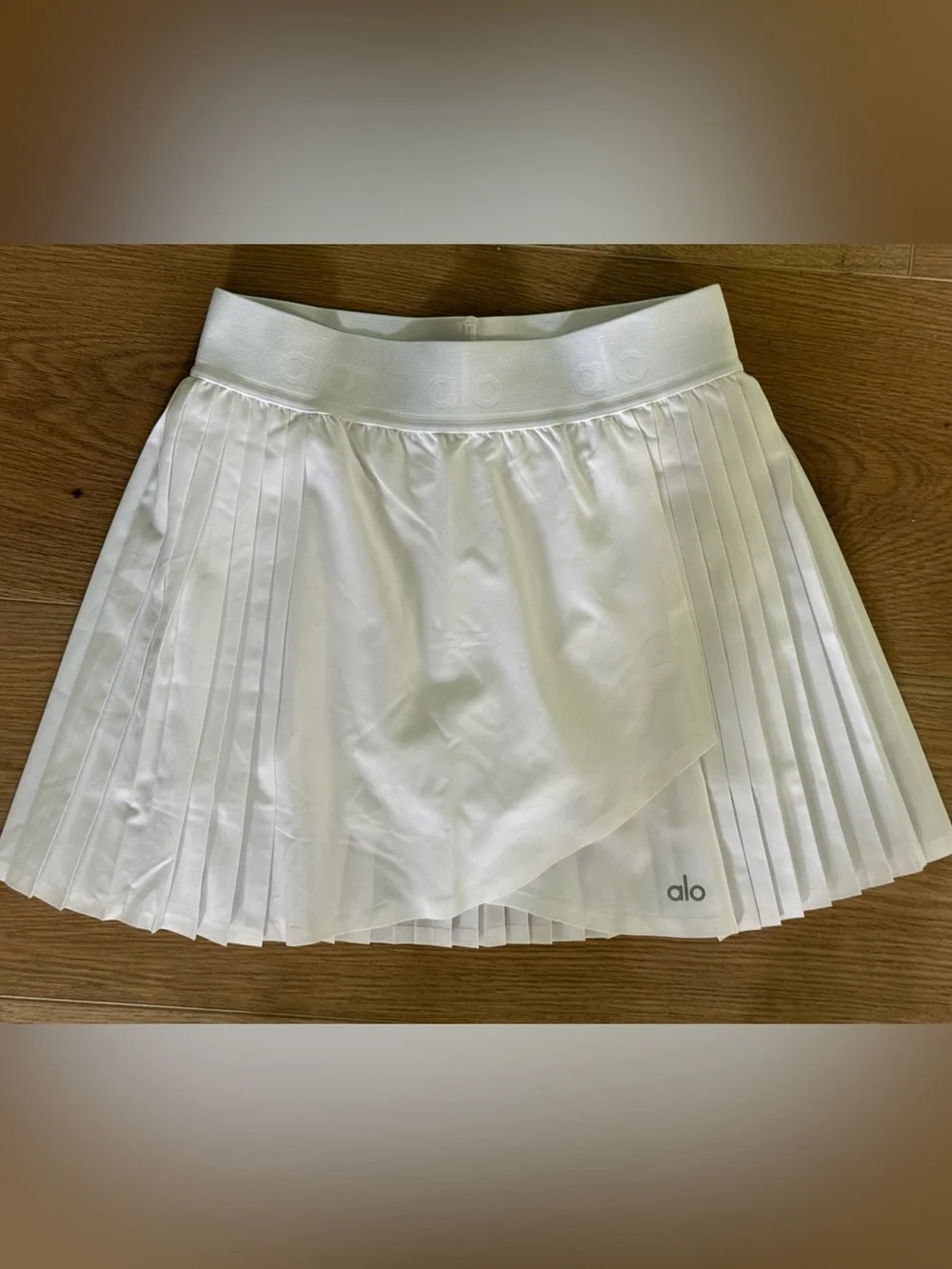 Alo Yoga Grand Slam Tennis Skirt XS White Pleated Athletic Skort Built In Shorts
